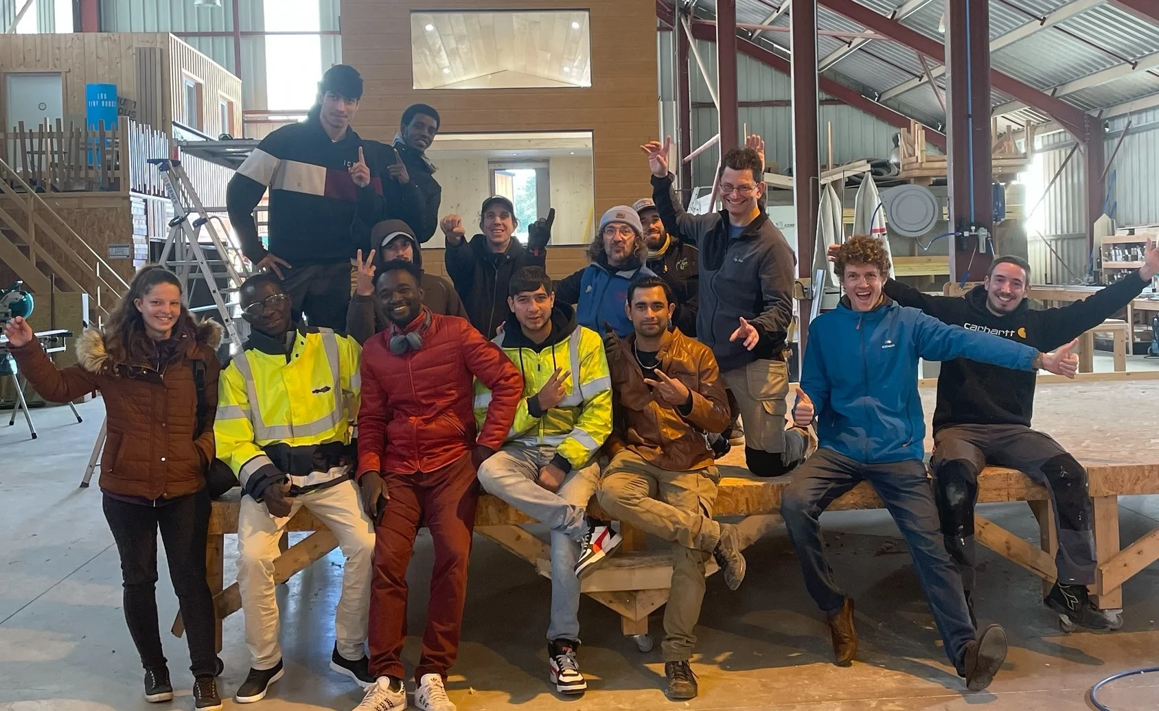 Quand le chanteur Vianney se met à l’éco-construction (et rencontre Eco-Habilis)
